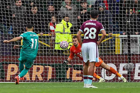 محمد صلاح.. ملك ركلات الجزاء في تاريخ ليفربول بالدوري الإنجليزي